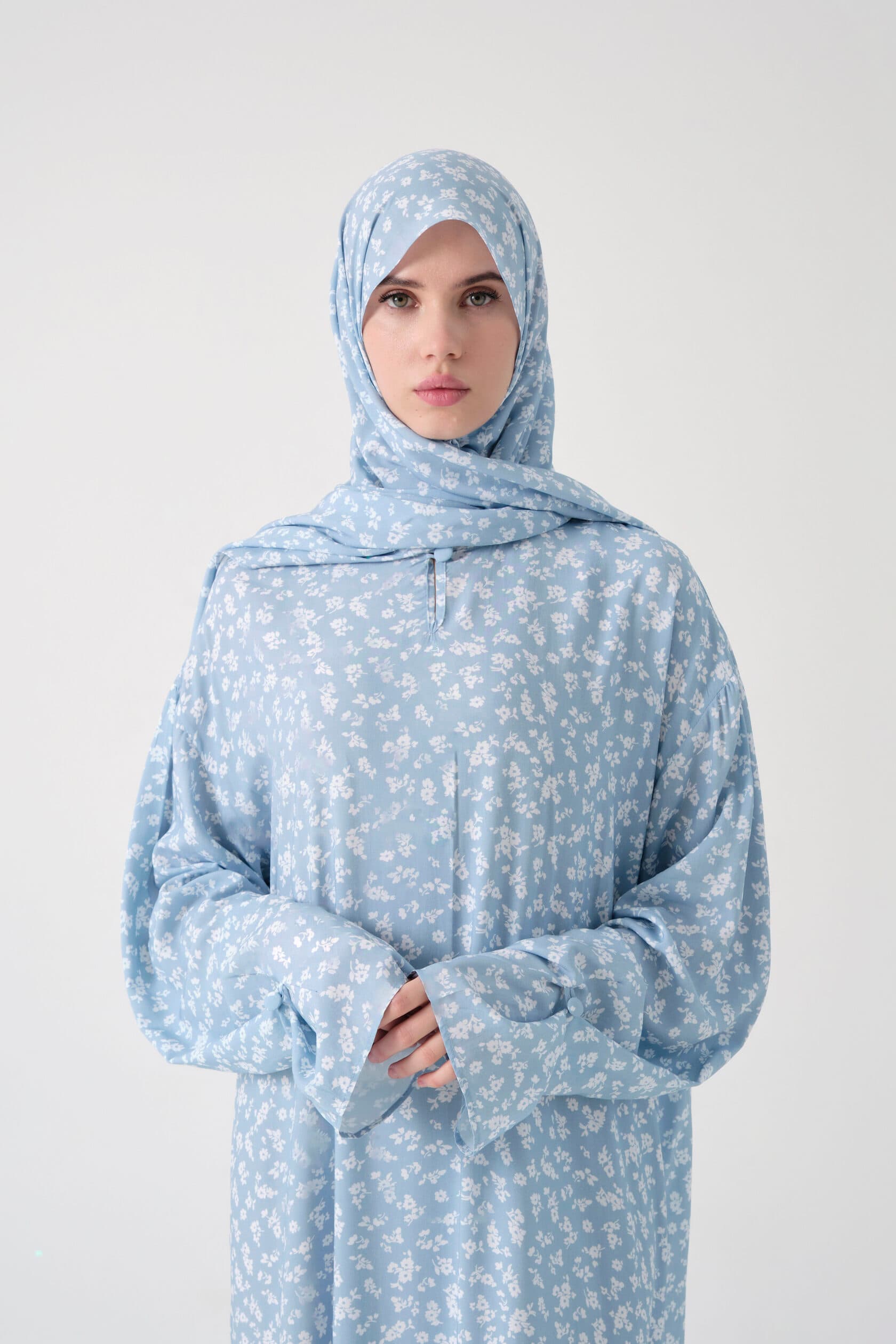 Ditsy Floral Prayer Set – Sky Blue